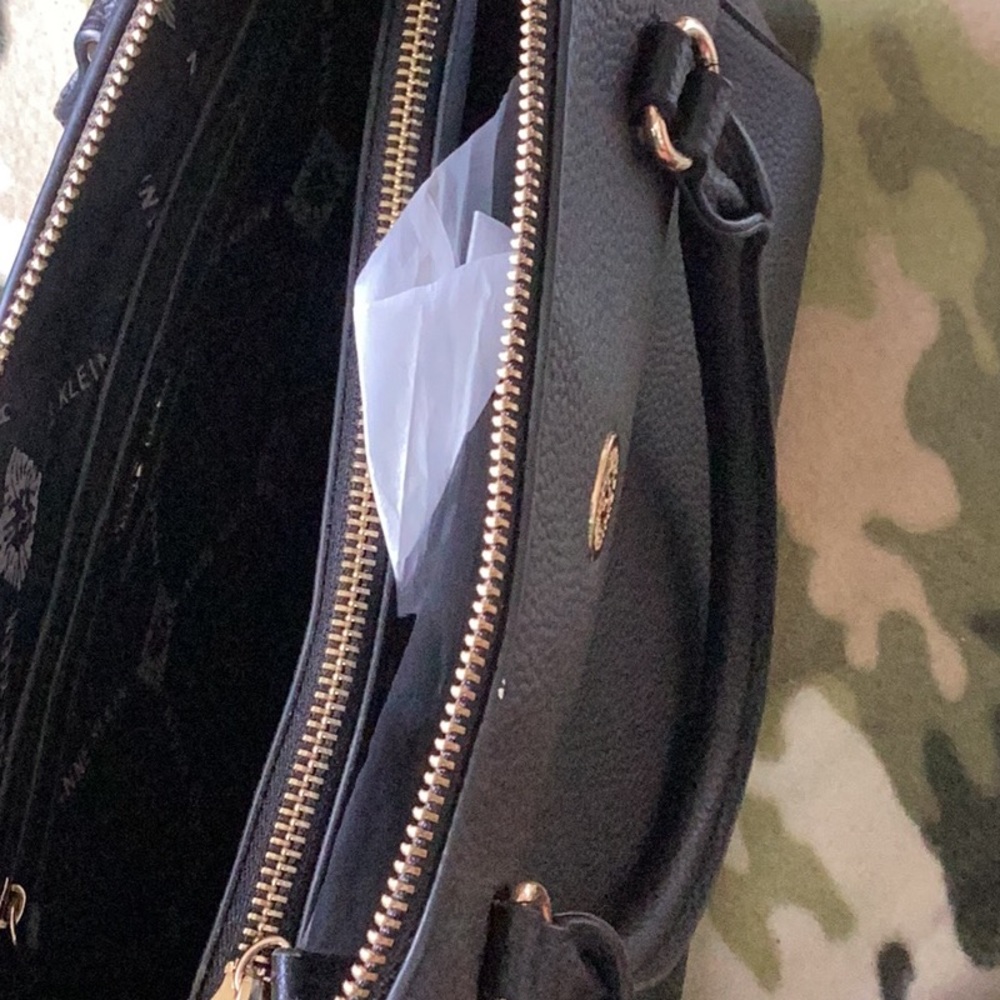 Anne Klein  multi compartment Black Handbag - Picture 2 of 2
